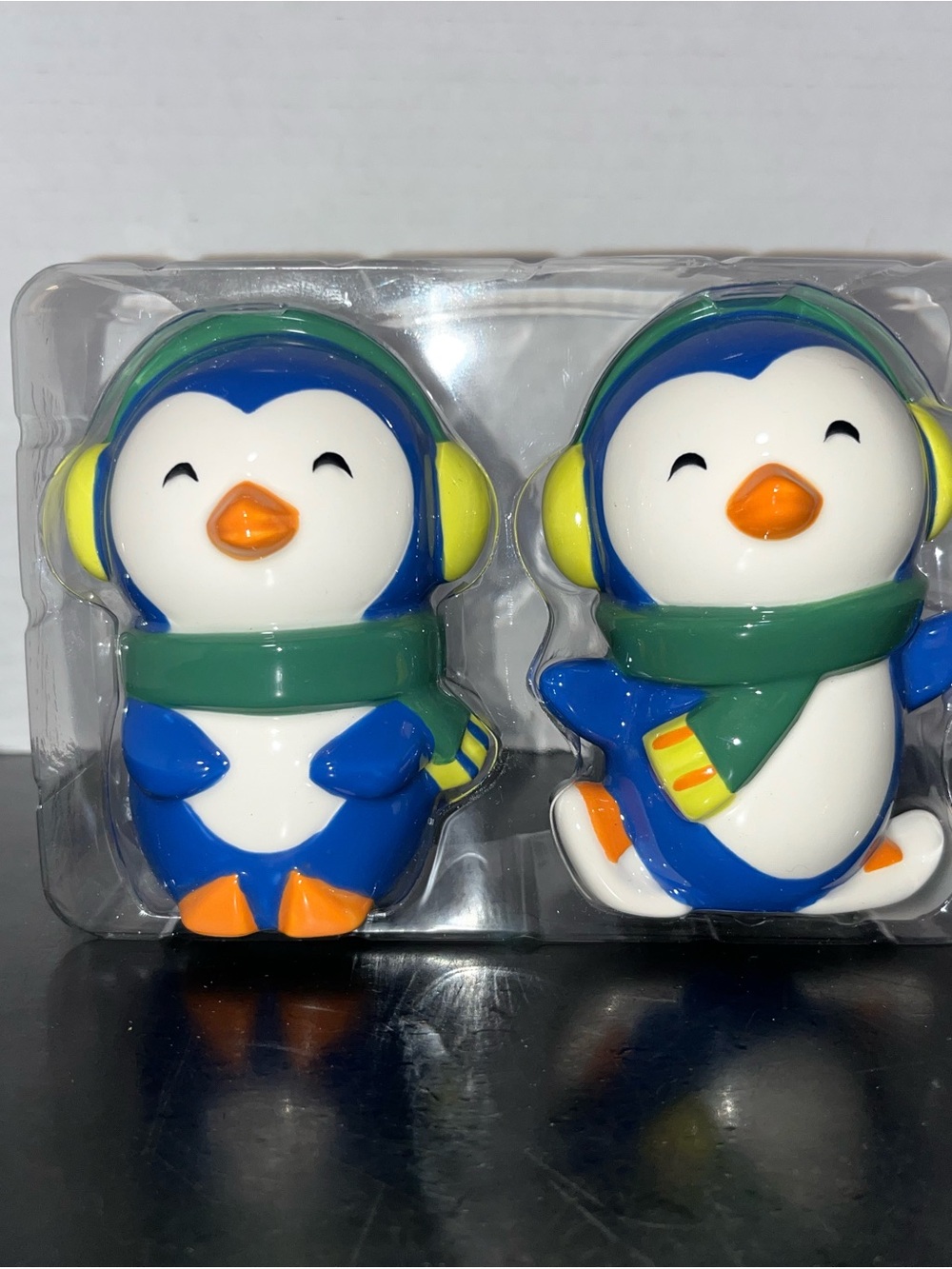 Winter Penguins Salt and Pepper Shaker Set Ceramic New